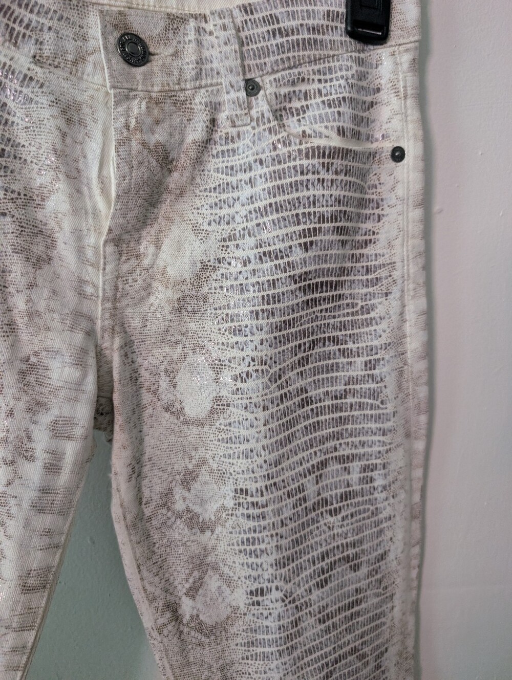 7 For All Mankind Snakeskin Skinny Jeans Size 26 - Picture 5 of 9